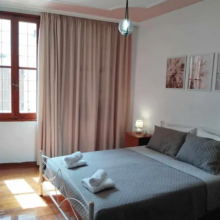 Lili House